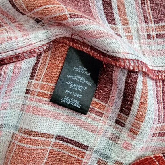 Torrid Cold Shoulder Babydoll Top Crinkle Gauze Smocked Size 3 Red Plaid Fall - Picture 7 of 7